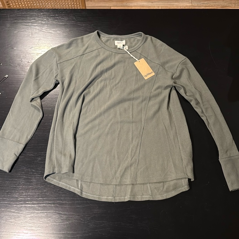 UpWest long sleeve women’s size small green